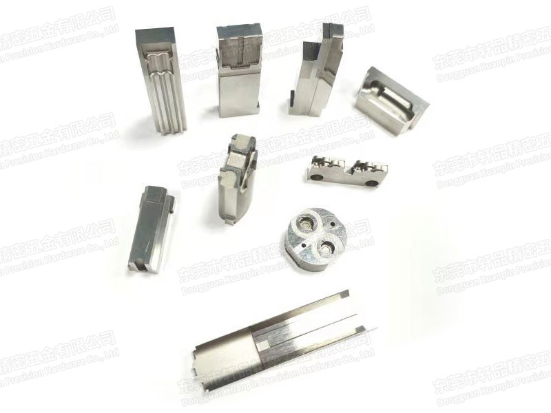 Làm thế nào để giải quyết các vấn đề phổ biến trong xử lý các bộ phận khuôn nhựa chính xác?